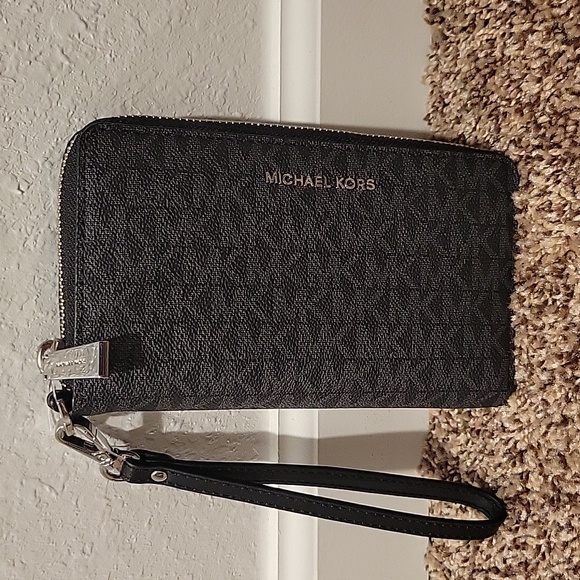 Michael Kors wallet. New and never used - Picture 1 of 4